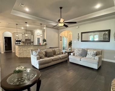 1013 Sky Court - Photo Thumbnail 9
