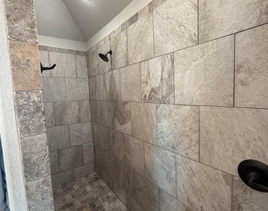 1013 Sky Court - Photo Thumbnail 27