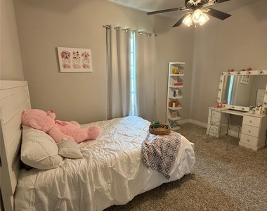 1013 Sky Court - Photo Thumbnail 15