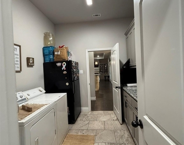 1013 Sky Court - Photo Thumbnail 31