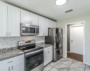 1701 Brookhaven Circle - Photo Thumbnail 6