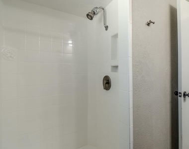 1701 Brookhaven Circle - Photo Thumbnail 16