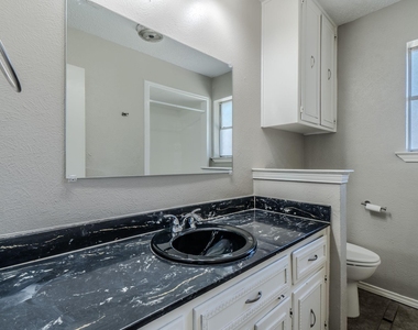 1701 Brookhaven Circle - Photo Thumbnail 15