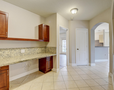 1206 Belmont Place - Photo Thumbnail 12