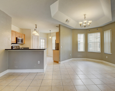 1206 Belmont Place - Photo Thumbnail 4