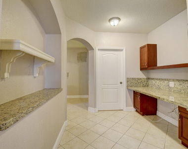 1206 Belmont Place - Photo Thumbnail 13