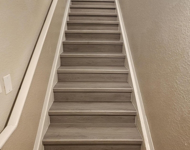 1206 Belmont Place - Photo Thumbnail 11