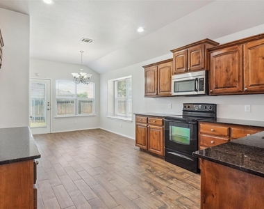 4629 Thistle Creek Court - Photo Thumbnail 4