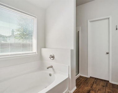 4629 Thistle Creek Court - Photo Thumbnail 15