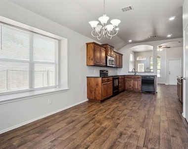 4629 Thistle Creek Court - Photo Thumbnail 7