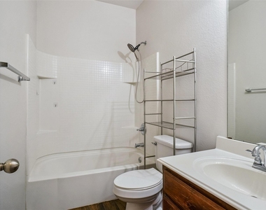 4629 Thistle Creek Court - Photo Thumbnail 10