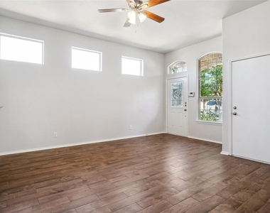 4629 Thistle Creek Court - Photo Thumbnail 2
