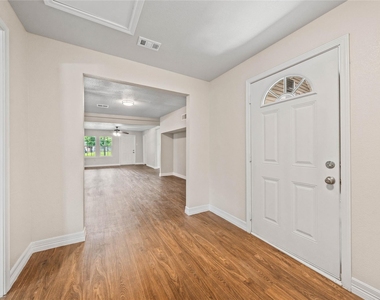 117 N Oak Street - Photo Thumbnail 28