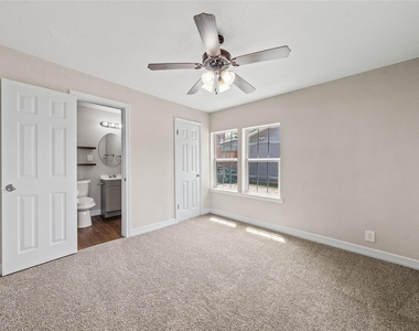 117 N Oak Street - Photo Thumbnail 11