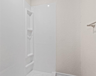 117 N Oak Street - Photo Thumbnail 20