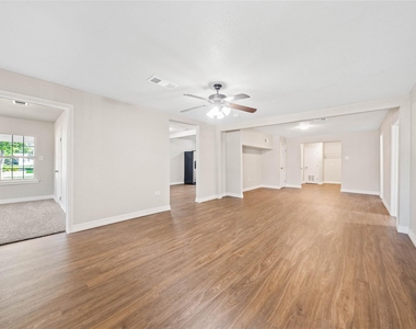 117 N Oak Street - Photo Thumbnail 4