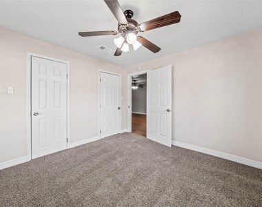 117 N Oak Street - Photo Thumbnail 16