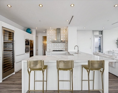 2900 Mckinnon Street - Photo Thumbnail 8