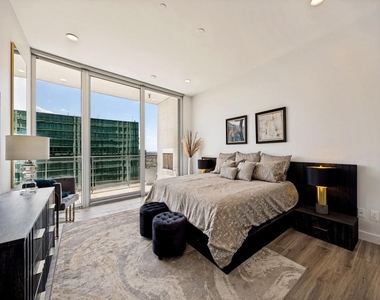 2900 Mckinnon Street - Photo Thumbnail 24