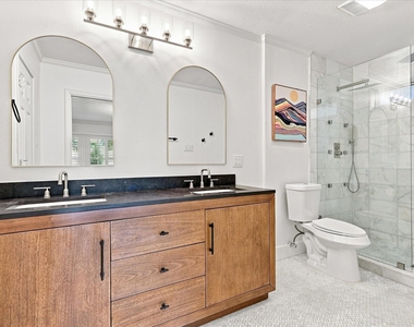 218 Creekside Lane - Photo Thumbnail 16
