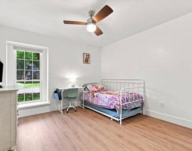 218 Creekside Lane - Photo Thumbnail 19