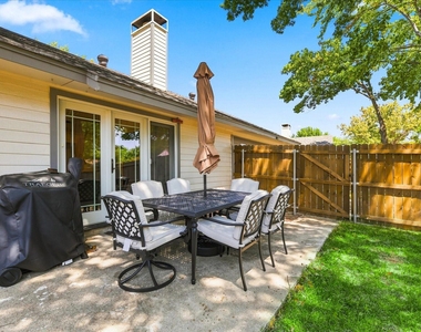 218 Creekside Lane - Photo Thumbnail 22