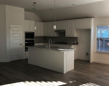 3303 Montgomery Avenue - Photo Thumbnail 5