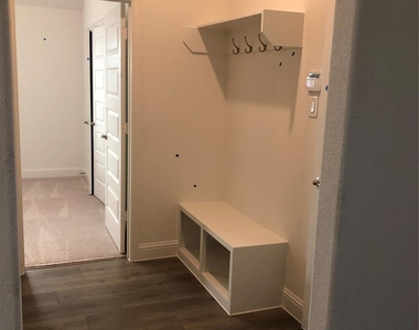 3303 Montgomery Avenue - Photo Thumbnail 10