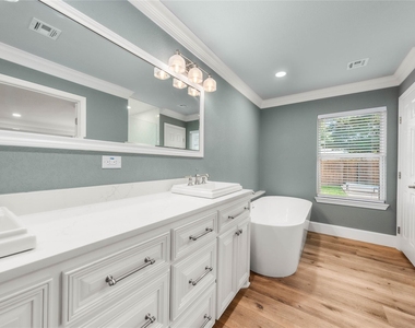 9916 Sandalwood Drive - Photo Thumbnail 17