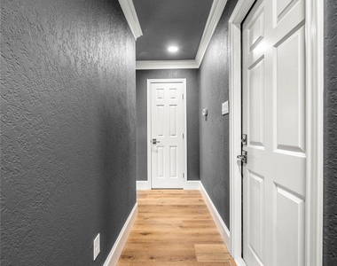 9916 Sandalwood Drive - Photo Thumbnail 21