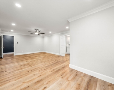 9916 Sandalwood Drive - Photo Thumbnail 20