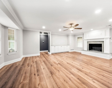 9916 Sandalwood Drive - Photo Thumbnail 3