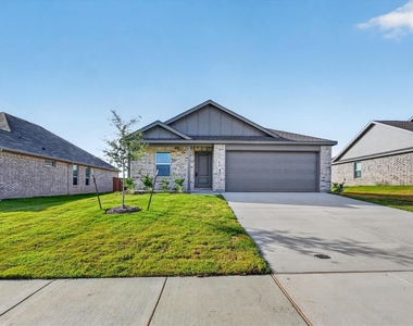 624 W Criner Street - Photo Thumbnail 25