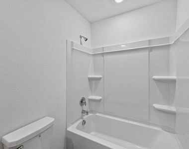 624 W Criner Street - Photo Thumbnail 17