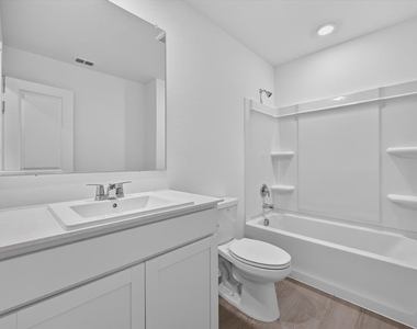 624 W Criner Street - Photo Thumbnail 19