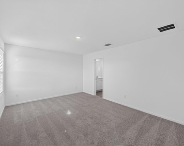 624 W Criner Street - Photo Thumbnail 10