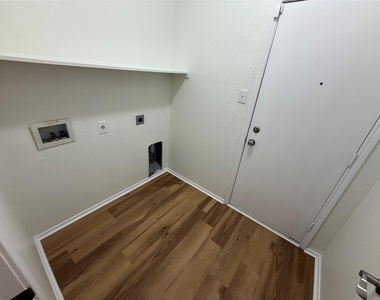5936 Stirrup Iron Drive - Photo Thumbnail 9