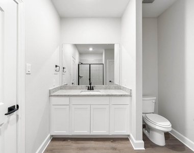 1021 Holly Drive - Photo Thumbnail 6