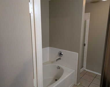 2005 Wildwood Drive - Photo Thumbnail 13