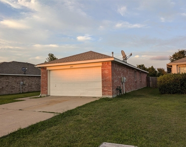2005 Wildwood Drive - Photo Thumbnail 1