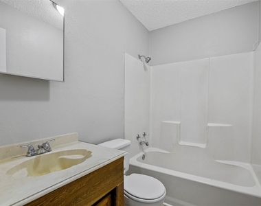 226 E Pritchard Lane - Photo Thumbnail 13