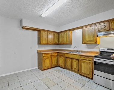 226 E Pritchard Lane - Photo Thumbnail 6