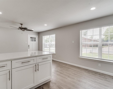 5444 Gaston Avenue - Photo Thumbnail 5