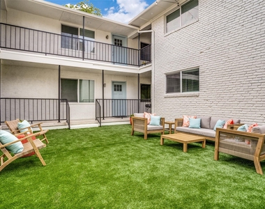 5444 Gaston Avenue - Photo Thumbnail 17