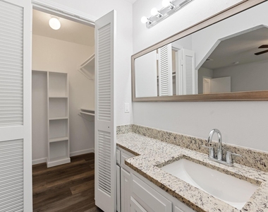 805 Salem Drive - Photo Thumbnail 25