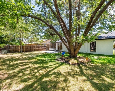 805 Salem Drive - Photo Thumbnail 4