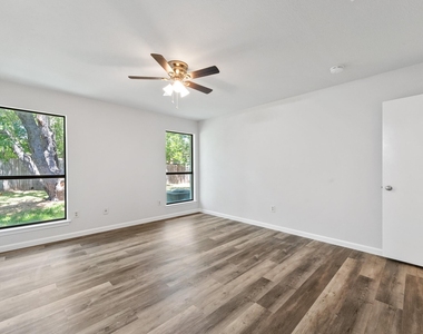 805 Salem Drive - Photo Thumbnail 21