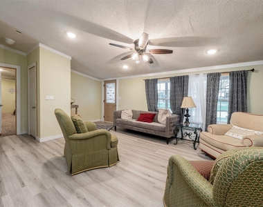 8591 W Ridge Drive - Photo Thumbnail 3