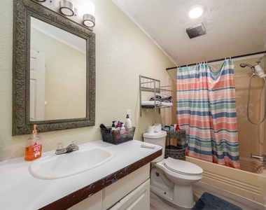 8591 W Ridge Drive - Photo Thumbnail 15