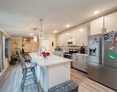 8591 W Ridge Drive - Photo Thumbnail 6